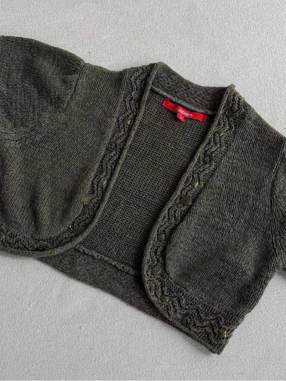 vintage knit dark olive green cropped cardigan with lace detailing & unique jems